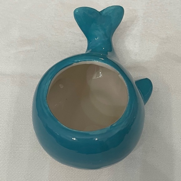 Wendolyn the Whale Animal Succulent Planter - Picture 5 of 9